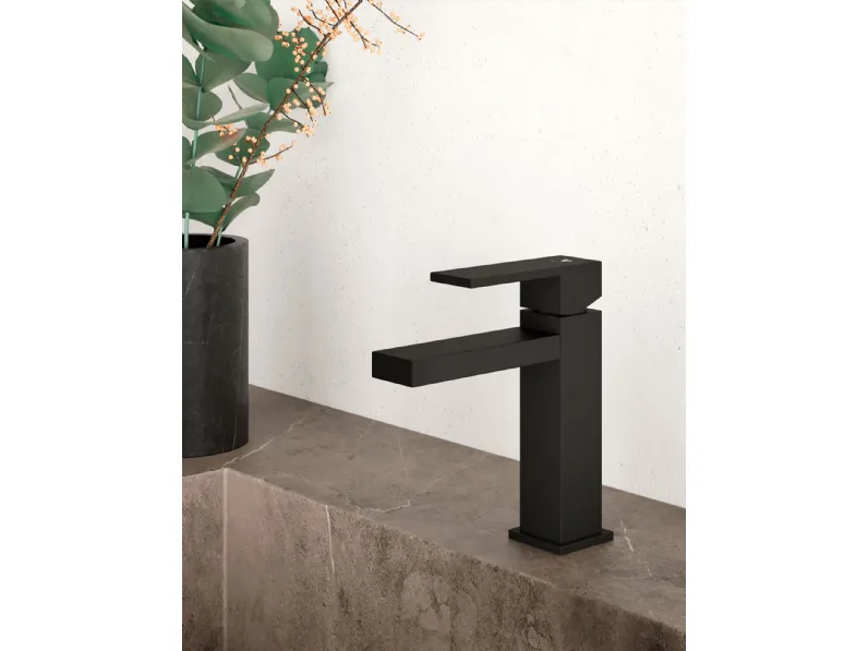 Rubinetto Faro Carbon lavabo di AZero bagni