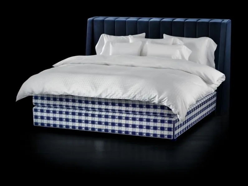 Letto in tessuto con testiera Drēmər Traditional Blue di Hastens