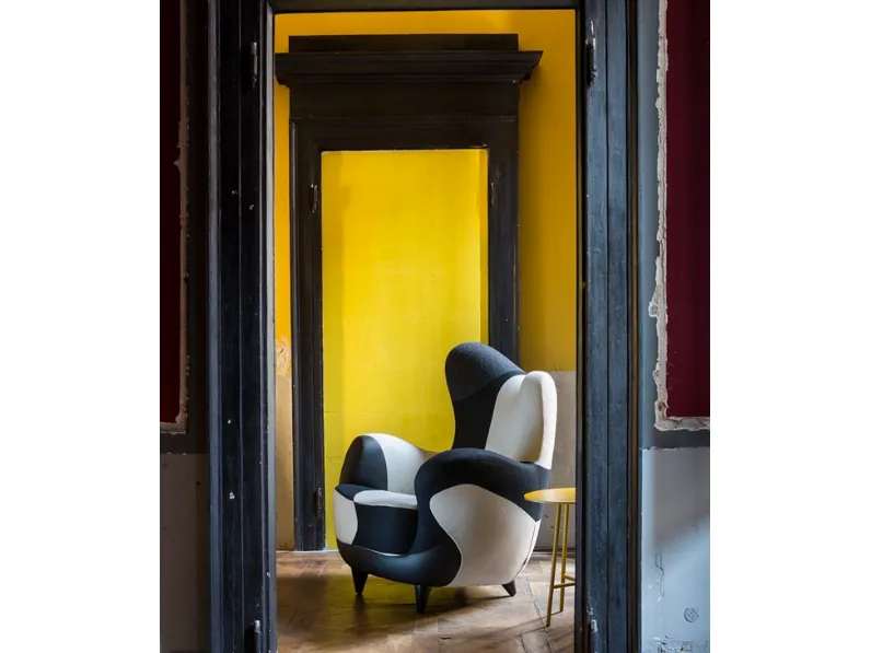 Poltrona di design in tessuto con piedini in faggio Alessandra di Moroso