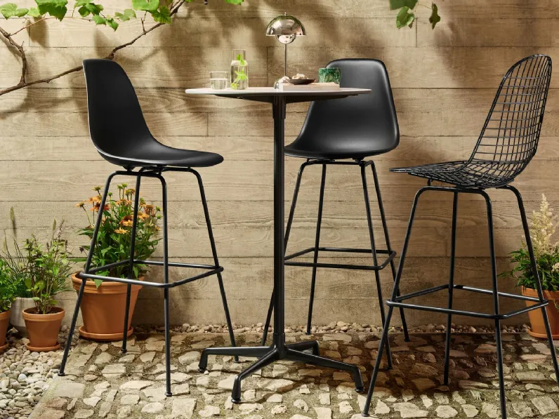 Sgabello Eames Plastic Stool RE High di Vitra