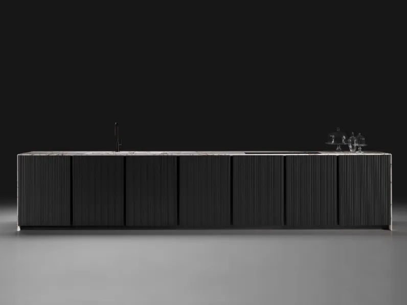 Cucina Design a isola KU45 Stripe in legno Nero con top e fianchi in marmo Melbourne di Key Cucine