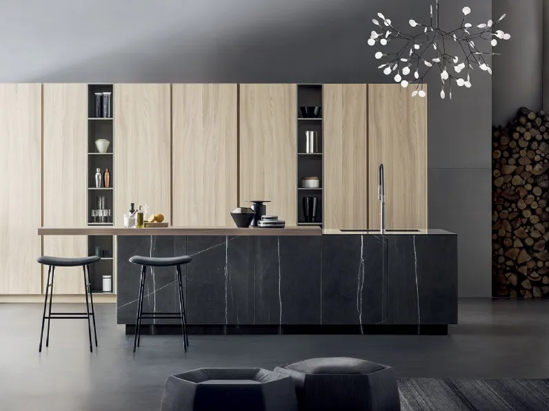 Cucina Design con isola in pietra e legno T45 di TM Italia