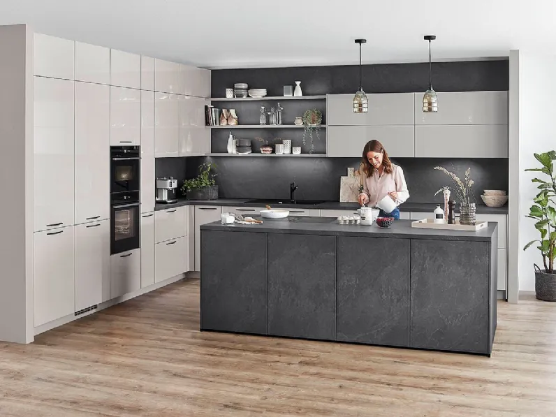 Cucina Moderna con isola Novalux 519 di Nobilia