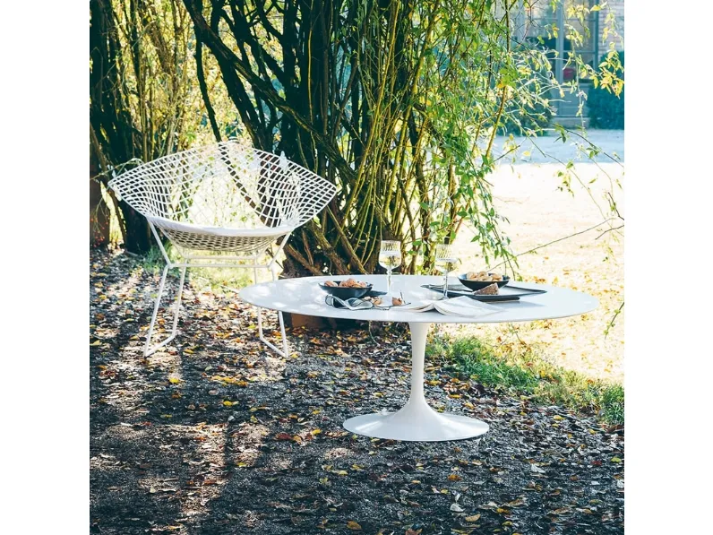 Tavolino da giardino Saarinen Low Table di Knoll