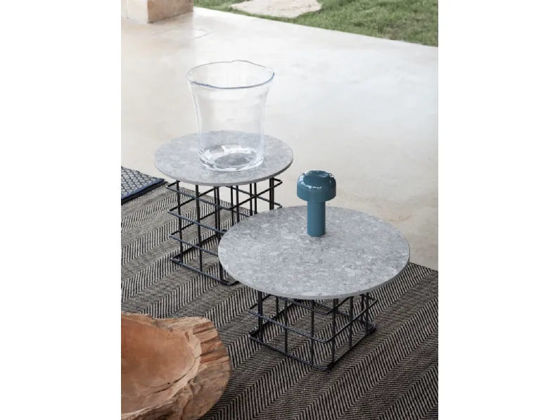 Tavolino da esterno in pietra con base in metallo Mesh Outdoor di Flexteam